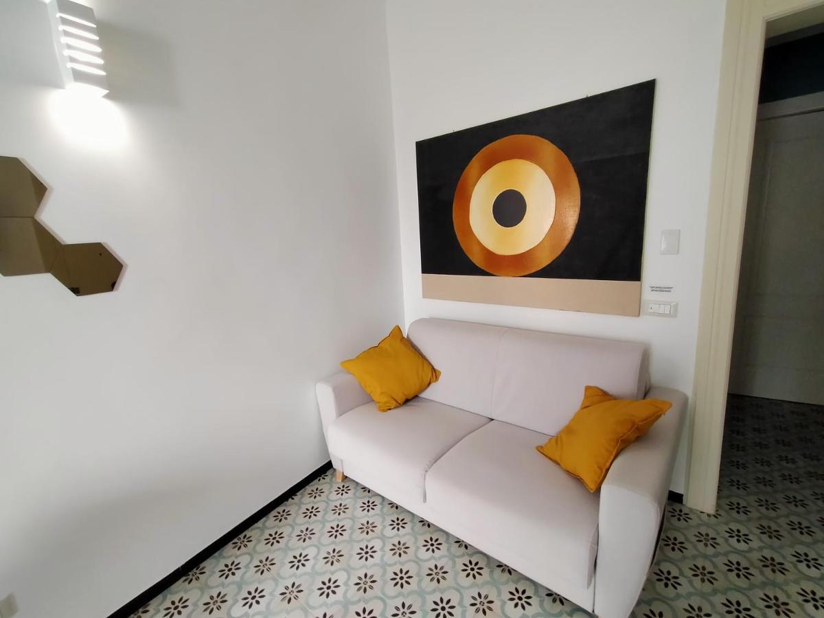 Sonnino Suite Jacuzzi Apartment Bari Bagian luar foto